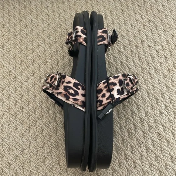 NWT Zara  Sandals with Wide Straps Animal Print size 39 - Picture 4 of 6